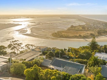 33 Tuawera Terrace, Clifton, Christchurch