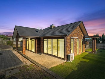 49 Intrepid Crescent, Beachlands, Auckland