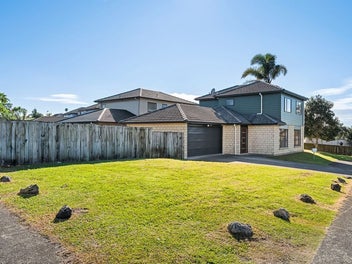 15 Riverglade Parkway, Te Atatu South, Auckland