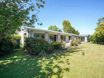 195 Oteramika Road, Seaward Bush, Invercargill