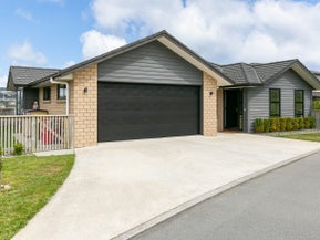 149 John Burke DR, Aotea, PORIRUA