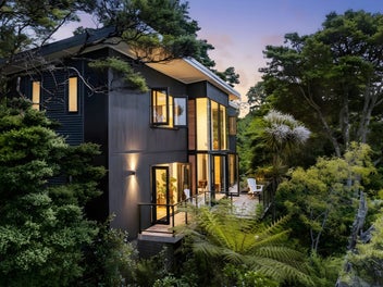 45 Laingholm Drive, Laingholm, Auckland