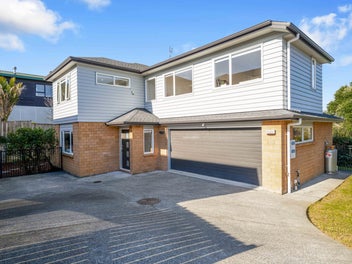 40B Roberts Road, Glenfield, Auckland