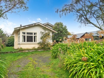 13 Daniel Street, Martinborough