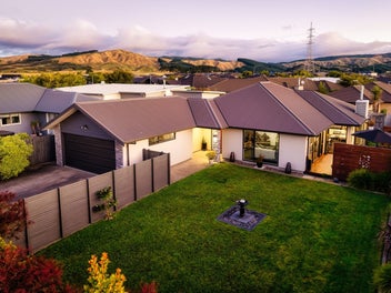 3 St Heliers Grove, Fitzherbert, Palmerston North