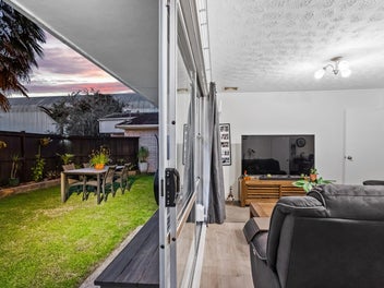 2/29 Garelja Road, Henderson, Auckland