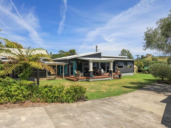 5461 State Highway 3, Mokau, Mokau