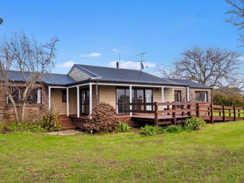 17 East Bank Road, Whakatane