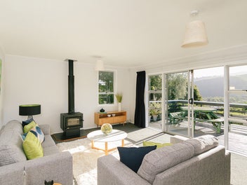 86 Holborn Drive, Stokes Valley, Lower Hutt