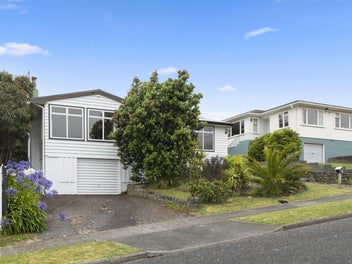 89 Taylor Terrace, Tawa, Wellington