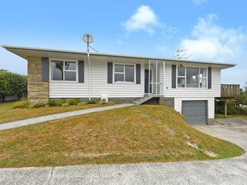 19 Waipounamu Drive, Kelson, Lower Hutt