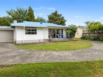 72B Oakfield Crescent, Pukete, Hamilton