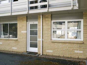 6/121 Bell RD, GRACEFIELD, LOWER HUTT