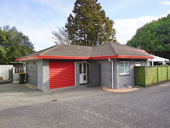 2/348 Great South Road, Opaheke, Papakura