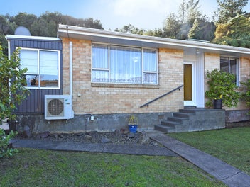2/11 Lowry Crescent, Stokes Valley, Lower Hutt