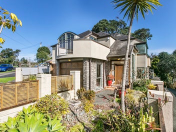 2/36 Sale Street, Howick, Auckland