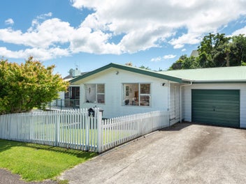 4 Jonathon Street, Brookfield, Tauranga