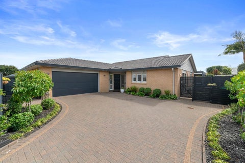 17 Lushington Place, Huntington Park, Auckland