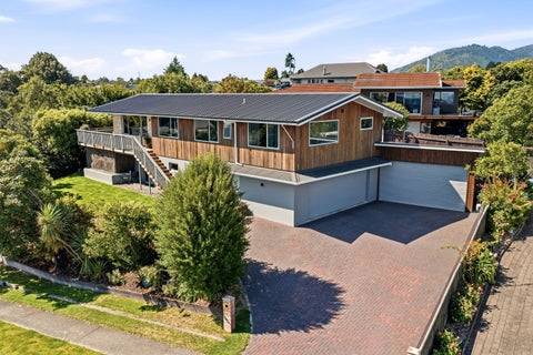 15 Beachman Grove, Hilltop, Taupo