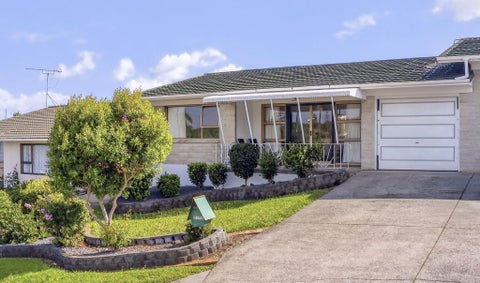 2/72 Evelyn Road, Cockle Bay, Auckland