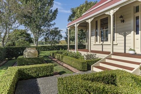137 Egmont Road, Hillsborough, New Plymouth