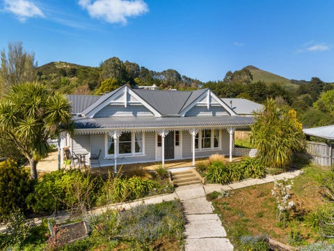 2 Allans Beach Road, Portobello, Dunedin