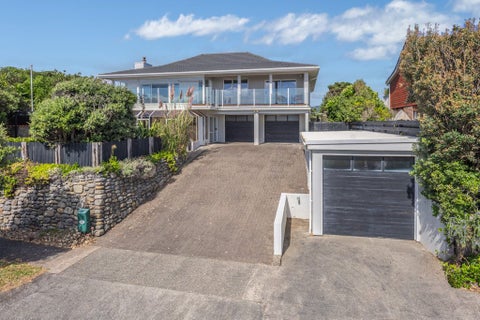 8 Ara Kuaka, Waikanae Beach, Waikanae