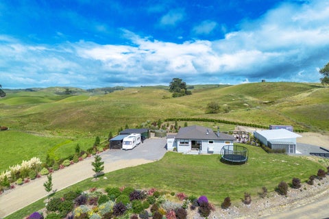 64 Long Range Road, Waipawa
