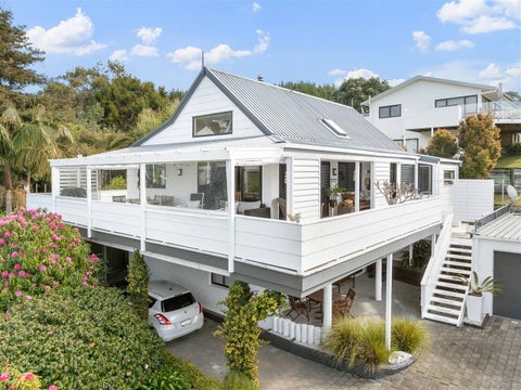 215B Russell Bruce Place, Onemana, Whangamatā