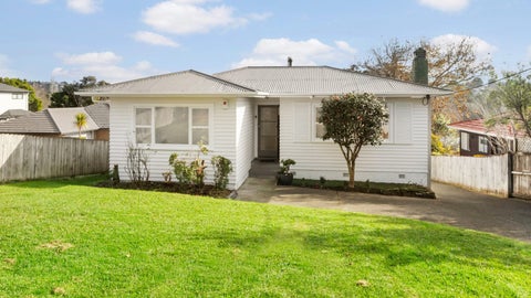 9 Barron Drive, Green Bay, Auckland