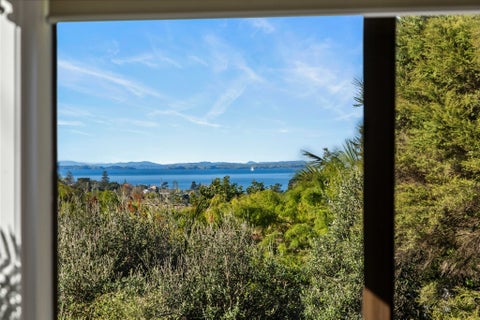 811 East Coast Road, Northcross, Auckland