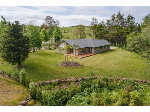 11A Okura River Road, Albany
