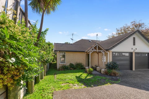 3 Regents Park Place, Westgate, Auckland