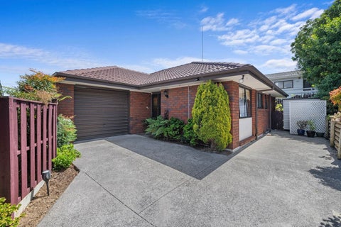 2/71 Dalwhinnie Parade, Highland Park, Auckland