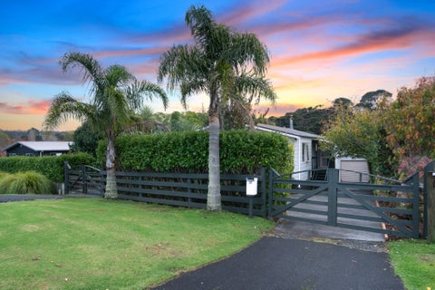 27 Bethells Road, Waitakere, Auckland