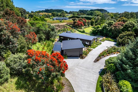 27 Smithfield Road, Waikanae