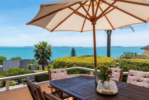 11 Island View Terrace, Cockle Bay, Auckland