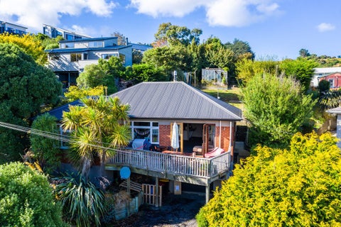 10 Castlewood Road, Company Bay, Dunedin
