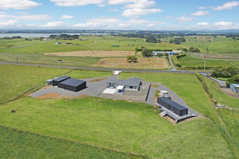 932 Awhitu Road, Pollok, Pollok
