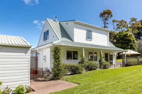 11 Waiata Road, Onetangi, Waiheke Island