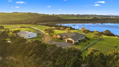 68D Tuparekura Road, Helensville
