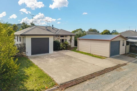 17C Martin Avenue, Wakefield