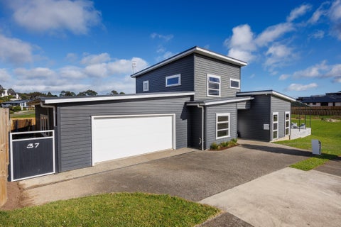 37 Vaucluse Heights, Fitzherbert, Palmerston North