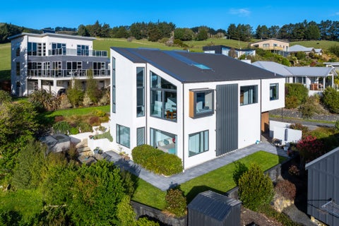 100 Mission Cove, Company Bay, Dunedin