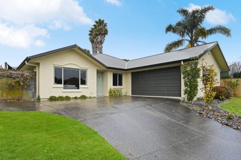 35 Saint James Drive, Huntington, Hamilton