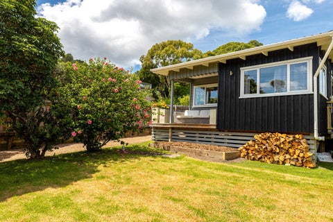 8 Waiata Road, Onetangi, Waiheke Island