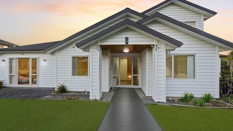 19 Lakeridge Close, Northcross, Auckland