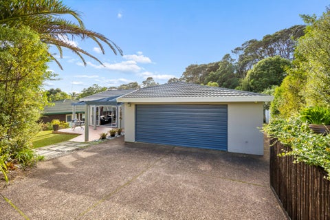 25 Woodfern Crescent, Titirangi, Auckland