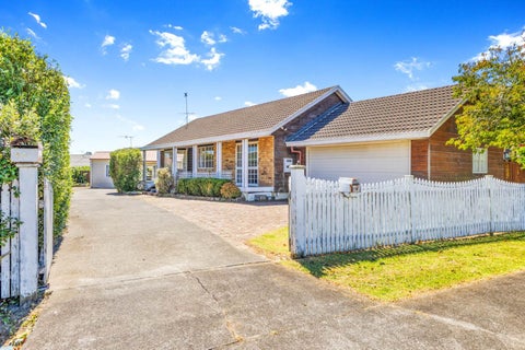 17 Heathridge Place, Burswood, Auckland