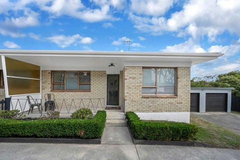 2/52 Butterworth Drive, Glendene, Auckland